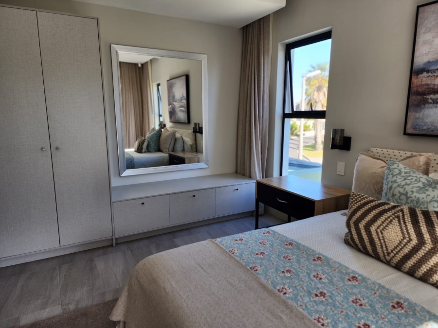 10 Bedroom Property for Sale in Bloubergstrand Western Cape